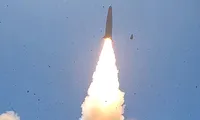 Tên lửa đạn đạo Nga phá hủy &apos;lá chắn thép&apos; Patriot của Ukraine