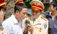 Từ nay, tài xế dù sử dụng 1 chút rượu, bia cũng bị phạt rất nặng.