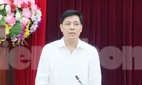 Thứ trưởng GTVT Nguyễn Ngọc Đông trả lời báo chí.