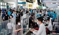 Vé máy bay vừa mở bán đã bị ‘vét sạch’ 