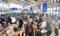 Đề xuất tăng trần giá vé máy bay, miễn visa du lịch