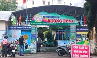 Nữ hiệu phó bị giáo viên đánh nhập viện tại cuộc họp bình xét thi đua