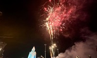 Nha Trang &apos;mở tiệc&apos; pháo hoa miễn phí hàng tuần