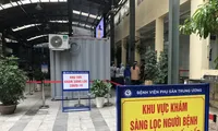 Bác sĩ phụ sản giải đáp thông tin &apos;COVID-19 lây từ mẹ sang con&apos;