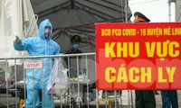 Chốt kiểm dịch tại thôn Hạ Lôi, Mê Linh, Hà Nội. Ảnh: Mạnh Thắng