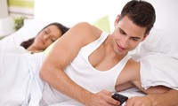 Chồng ngoại tình nhưng vẫn &apos;biết sợ&apos;, nên còn cơ hội giữ gia đình?