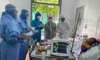 Điều trị cho bệnh nhân mắc COVID-19 tại Bệnh viện Đa khoa Bắc Quảng Nam. Ảnh: TS- BS Lương Quốc Chính
