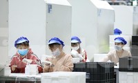 Nỗi niềm công nhân ở lại khu công nghiệp đón Tết để phòng chống dịch COVID-19