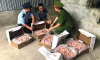 Phát hiện 1 tấn chân gà gắn &apos;tên lạ&apos; mua qua mạng, không rõ nguồn gốc