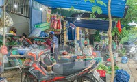 Người dân buôn bán phủ kín vỉa hè dành cho người đi bộ ở Đà Nẵng