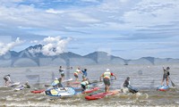 Sôi động giải đua thuyền buồm, chèo sup trên biển Đà Nẵng