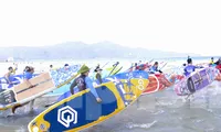 Vui hết cỡ hội thi Sup ở biển Đà Nẵng