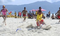 Sôi động hội thi cứu hộ biển Đà Nẵng