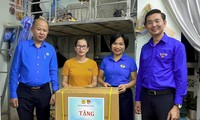 Trao hàng trăm suất quà đến thanh niên công nhân Đà Nẵng