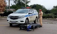 Va chạm với ô tô tuần tra của CSGT, người đi xe máy tử vong
