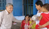 Làng Rồng ra đời cách đây gần 21 năm. Tên làng do bác Lê Khả Phiêu đặt, với mong muốn người dân mạnh mẽ đứng lên sau thiên tai, mất mát.