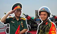 Những khoảnh khắc không lời tại trận địa pháo: Hai thế hệ, một tinh thần