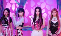 aespa chính thức đặt chân tới KWANGYA, đối đầu trực diện cùng Rắn Đen trong MV &quot;Savage&quot;