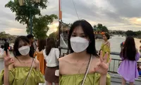 Thêm một màn đụng hàng &quot;chấn động&quot; TikTok: Chính chủ cảm thấy &quot;ô dề&quot; giữa rừng áo trễ vai