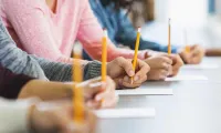Đề thi Tiếng Việt của sinh viên Trung Quốc gây &quot;choáng&quot; khi hỏi về quy luật thơ lục bát