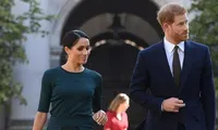 Meghan Markle gợi ý trang phục công sở phong cách &quot;nữ tổng tài&quot; cho các chị em