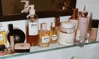 Những sai lầm khi bảo quản mỹ phẩm khiến bạn vừa tốn tiền vừa bị lên mụn