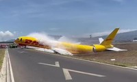 Máy bay chở hàng bị gãy đôi khi hạ cánh khẩn cấp, đuôi rụng luôn khỏi thân như đồ chơi
