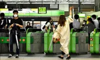 Nữ sinh Nhật Bản gọi cảnh sát vì thấy có người cầm vũ khí ở ga tàu, thực tế khiến tất cả té ngửa
