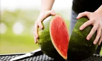 Chính khách Hàn Quốc đề nghị cấm gọi người khác là “dưa hấu”, lý do vì sao?