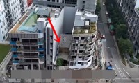 Ngôi nhà &quot;mắc kẹt&quot; giữa hai tòa chung cư cao tầng chỉ vì chủ nhà không chịu bán