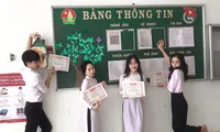 Teen khoe phiên bản &quot;giấy khen không màu&quot; đính kèm loạt danh hiệu &quot;ướp muối&quot; siêu lầy lội