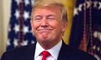 Lý do thật khiến Tổng thống Trump không nhượng bộ: Vì cứ “chiến đấu” thì có lợi hơn nhiều