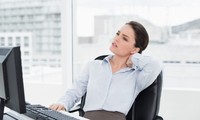 Ngồi làm việc sai tư thế mang lại hậu quả &apos;khủng khiếp&apos; cho dân văn phòng
