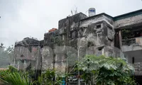 Cận cảnh hàng loạt chung cư cũ nát ở trung tâm TP Hạ Long