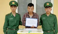 Bị bắt khi đang vận chuyển 10 kg thuốc nổ đi đánh cá
