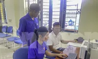 Màu áo xanh nhiệt huyết tại Trung tâm phục vụ Hành chính công Đặc khu Cô Tô