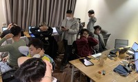 Đột kích &apos;bản doanh&apos; của ổ nhóm lừa đảo ở Hà Nội