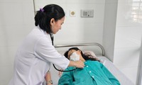 Nhiều học sinh tại Nha Trang nhập viện sau khi ăn cơm gà 