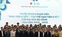 Đà Nẵng vinh danh Sinh viên 5 tốt, tặng vé xe về quê đón Tết 