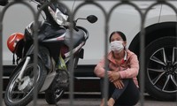 Trăm ngàn nỗi lo trên vai phụ huynh TP.HCM: Lo con chỗ ăn chỗ nghỉ, lo phòng dịch cho con