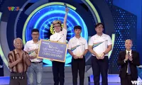 Đường Lên Đỉnh Olympia: Nam sinh Hải Dương ghi điểm khi &quot;ứng xử Hoa hậu&quot;, ẵm luôn vòng nguyệt quế
