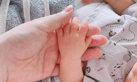 Bảo Thy &quot;mê con không lối thoát&quot;, chỉ ngủ 4 tiếng một ngày từ khi lên chức mẹ bỉm sữa