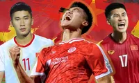 Nam thần &quot;hot&quot; nhất lúc này: Ghi bàn làm nên kỳ tích, trên sân dũng mãnh ngoài đời đẹp trai!