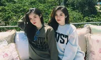 Mê mẩn nhan sắc của cặp chị em song sinh người Gia Lai: &quot;Mỗi người một vẻ mười phân vẹn mười!&quot;