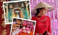 Người Hoa ở TP.HCM đón Tết: Đại gia đình sum họp trò chuyện tới sáng, cầu an ở ngôi miếu linh thiêng