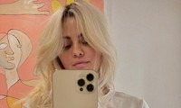 Selena Gomez vừa đổi màu tóc sang bạch kim cực chất, lại chuẩn bị ra nhạc mới đúng không? 
