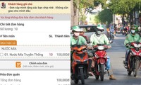 Hà Nội nắng nóng oi bức, vị khách gửi món quà ý nghĩa và đầy tình cảm tới các shipper
