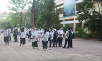  Đề thi Văn THPT: Bàn về việc trân trọng cuộc sống mỗi ngày, phần NLVH “gọi tên” Đất nước