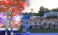 Phát &apos;sốc&apos; với lượng sinh viên &apos;đổ bộ&apos; Sóng Festival xem Đức Phúc biểu diễn