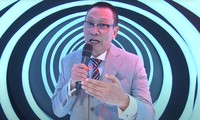 MC Lại Văn Sâm chia sẻ áp lực khi nhận lời dẫn &apos;Ký Ức Vui Vẻ&apos; mùa ba
